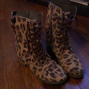 Steve Madden Cheetah Print Combat boot!